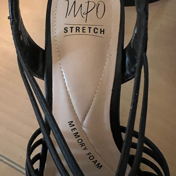 MPO.  Black Slingback Princess Heels no buckles! 9M. New w/o tags. Versatile - Picture 2 of 12